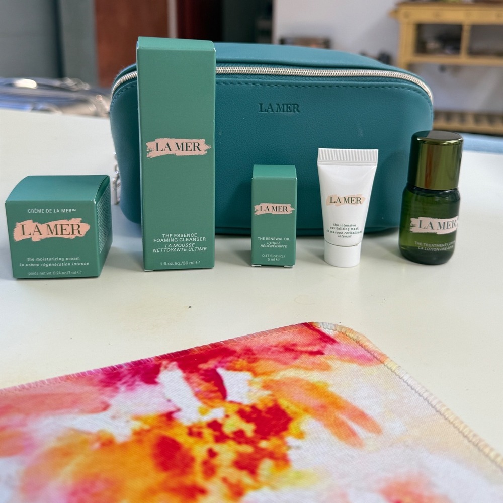 La Mer Ultimate Travel Skincare Set with Teal Cosmetic Case 6 Piece Kit NIB